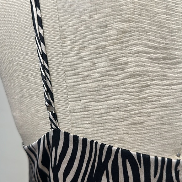 Cami NYC Silk strapping camisole top🌟🌟✨✨✨☺️ Seabra pattern - Picture 6 of 6